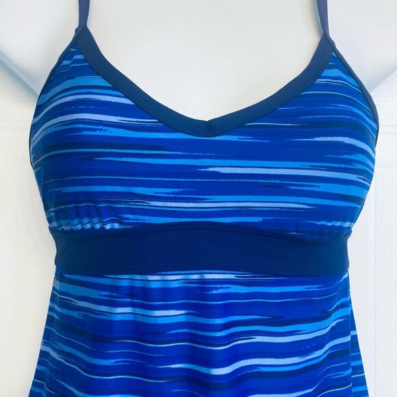 Athleta 984279 Printed Shorebreak Swim Dress Blue UPF 50+ Petite Size XXSP - Picture 2 of 10
